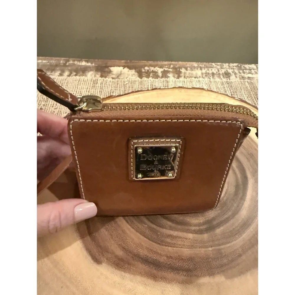 Vintage dooney and bourke British Tan Leather Wrist Wallet ID Key ring Very Rare